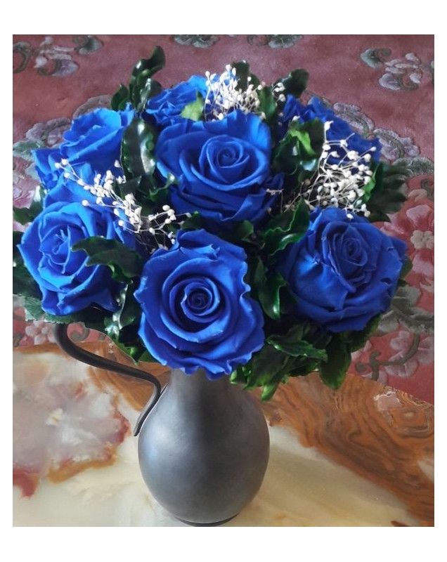 bouquet rond de roses éternelles bleues